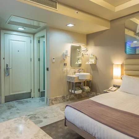 Otel Ramada By Wyndham Pera Taksim 4*