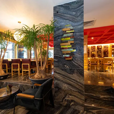 Ramada By Wyndham Pera Taksim Hotel Istanboel