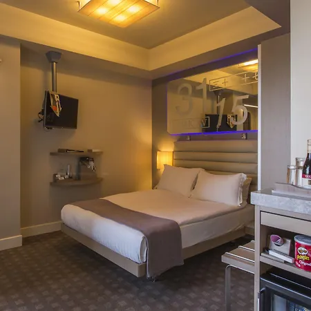 Ramada By Wyndham Pera Taksim Otel 4*