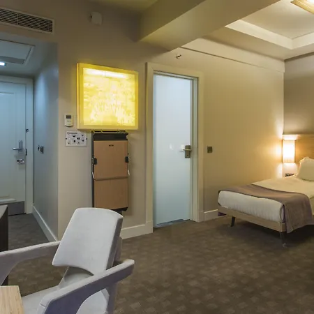 Ramada By Wyndham Pera Taksim Hotel