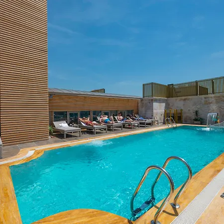 Отель Ramada By Wyndham Pera Taksim 5*