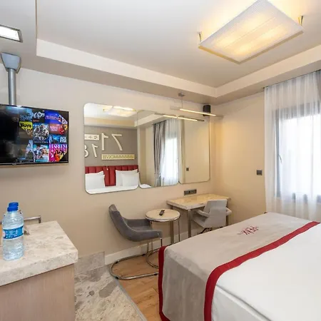 Hotel Ramada By Wyndham Pera Taksim 5*