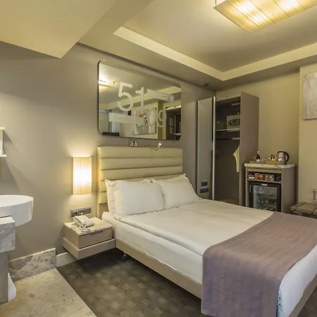 Отель Ramada By Wyndham Pera Taksim Стамбул