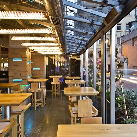 Ramada By Wyndham Pera Taksim Отель Стамбул