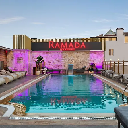 Ramada By Wyndham Pera 4* Estambul