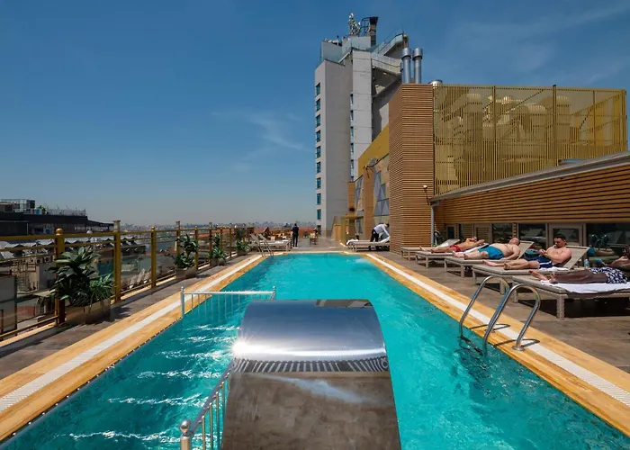 Ramada By Wyndham Pera Taksim 5* איסטמבול