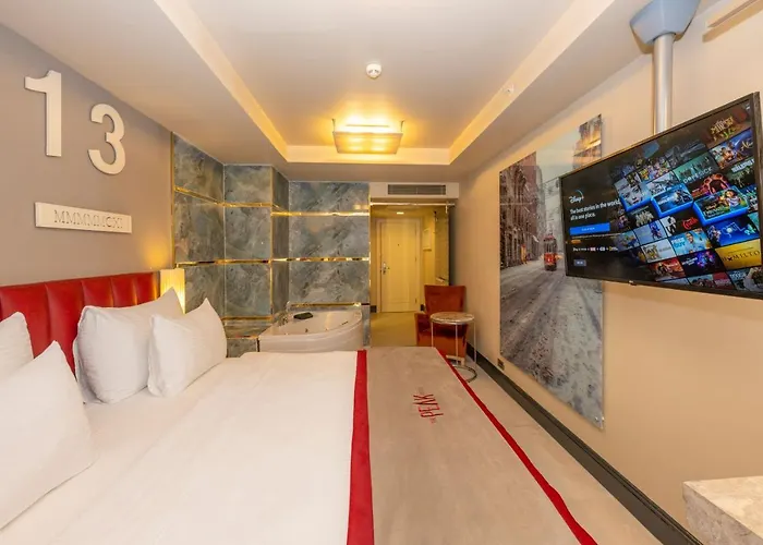 Ramada By Wyndham Pera Taksim מלון איסטמבול