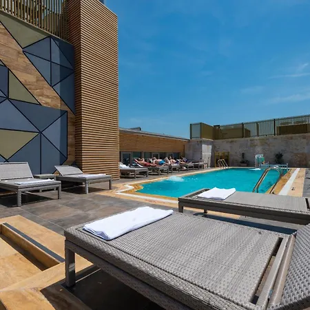 Ramada By Wyndham Pera Taksim 호텔