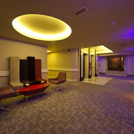 Ramada By Wyndham Pera Taksim 호텔